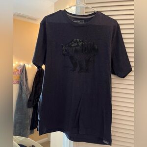 Eddie Bauer Bear Tee size M Navy